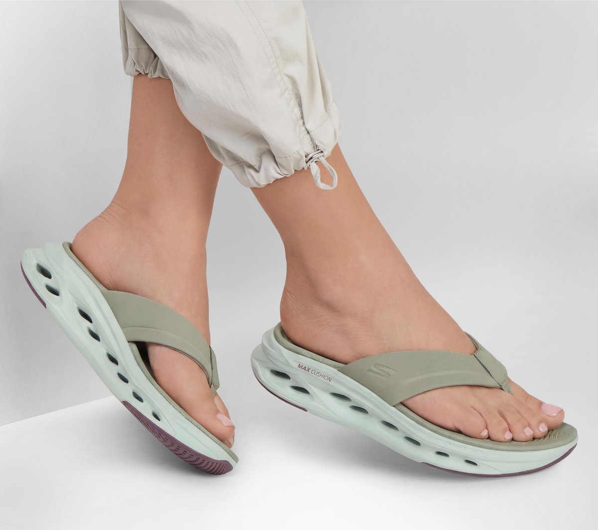 Max Cushioning Glide-Step Sandal - Audra|Skechers