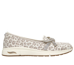 Martha Stewart: Arch Fit Living|Skechers