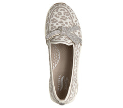 Martha Stewart: Arch Fit Living|Skechers